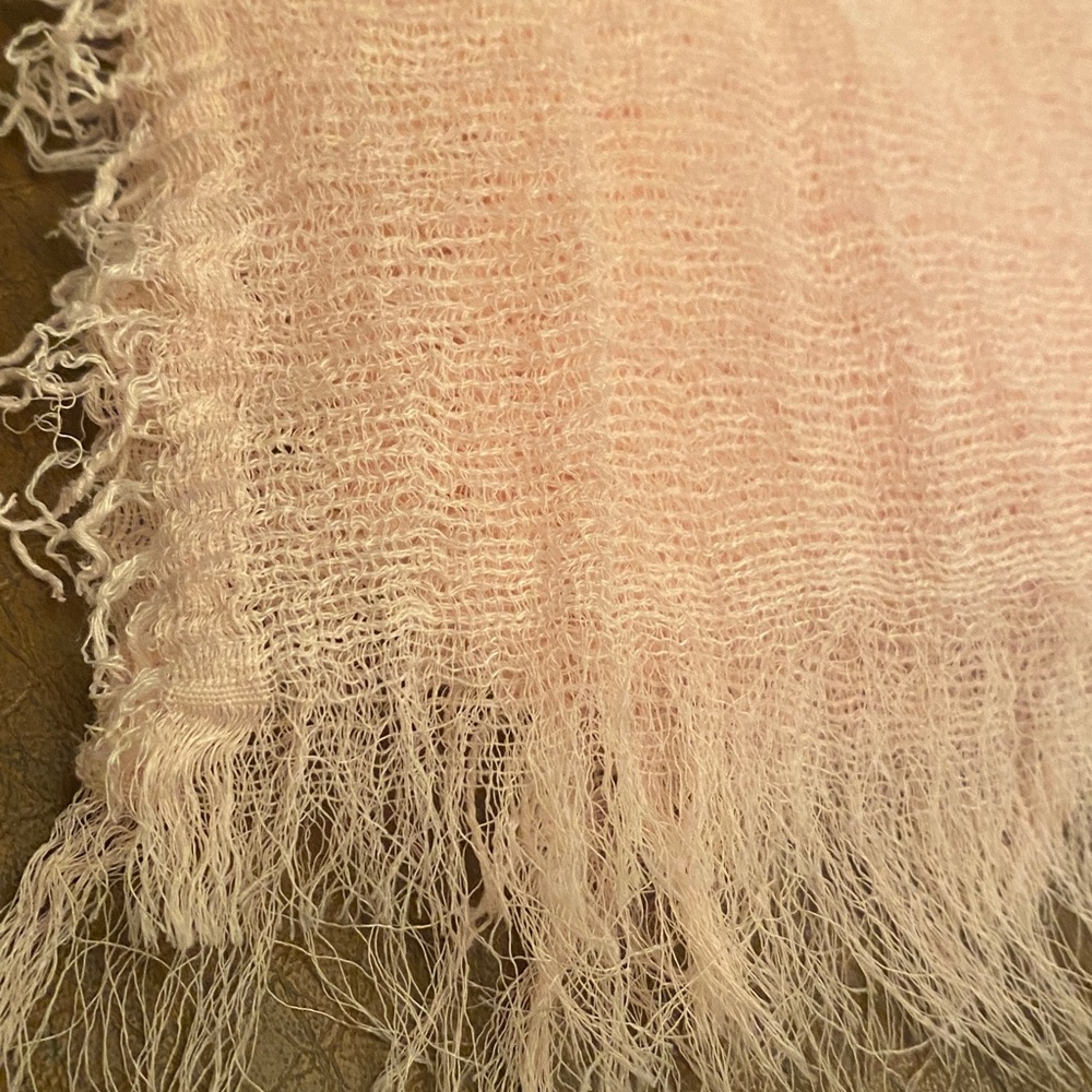 ECHO Peach Pink Large Loose Weave Scarf/ Wrap - Picture 2 of 9